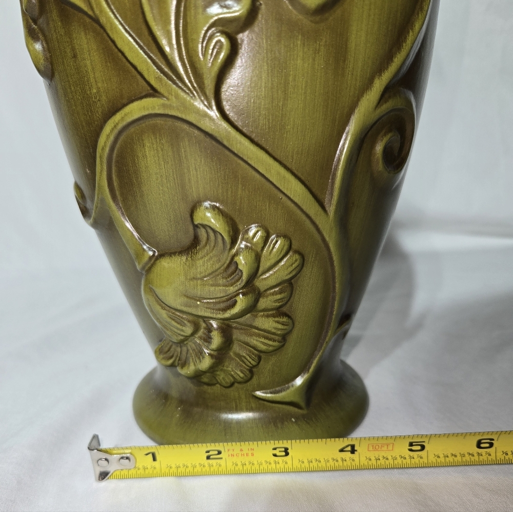 Vintage Haeger Elegant Green Decorative Vase - Picture 12 of 12